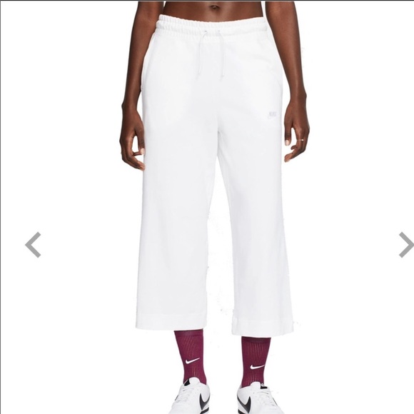 Nike Cropped Pants - Picture 2 of 8